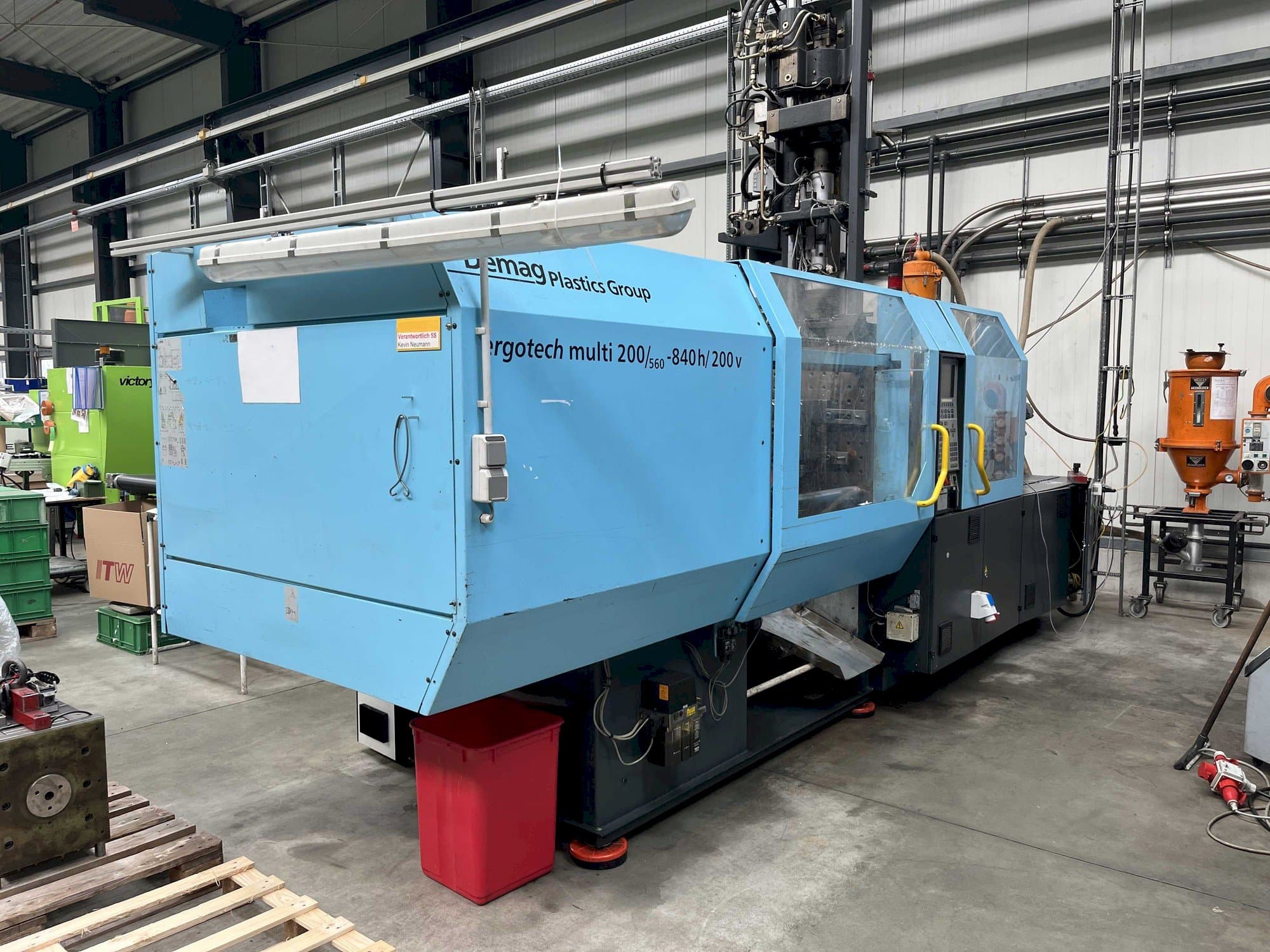 Vista frontal de la máquina DEMAG Ergotech multi 200/560 - 840h/200V