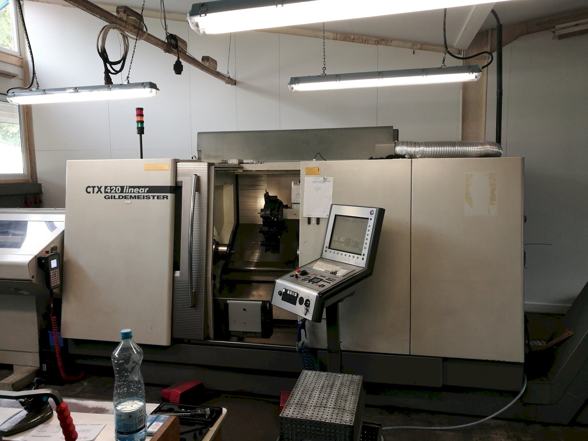 Vista frontal de la máquina Gildemeister CTX 420 linear
