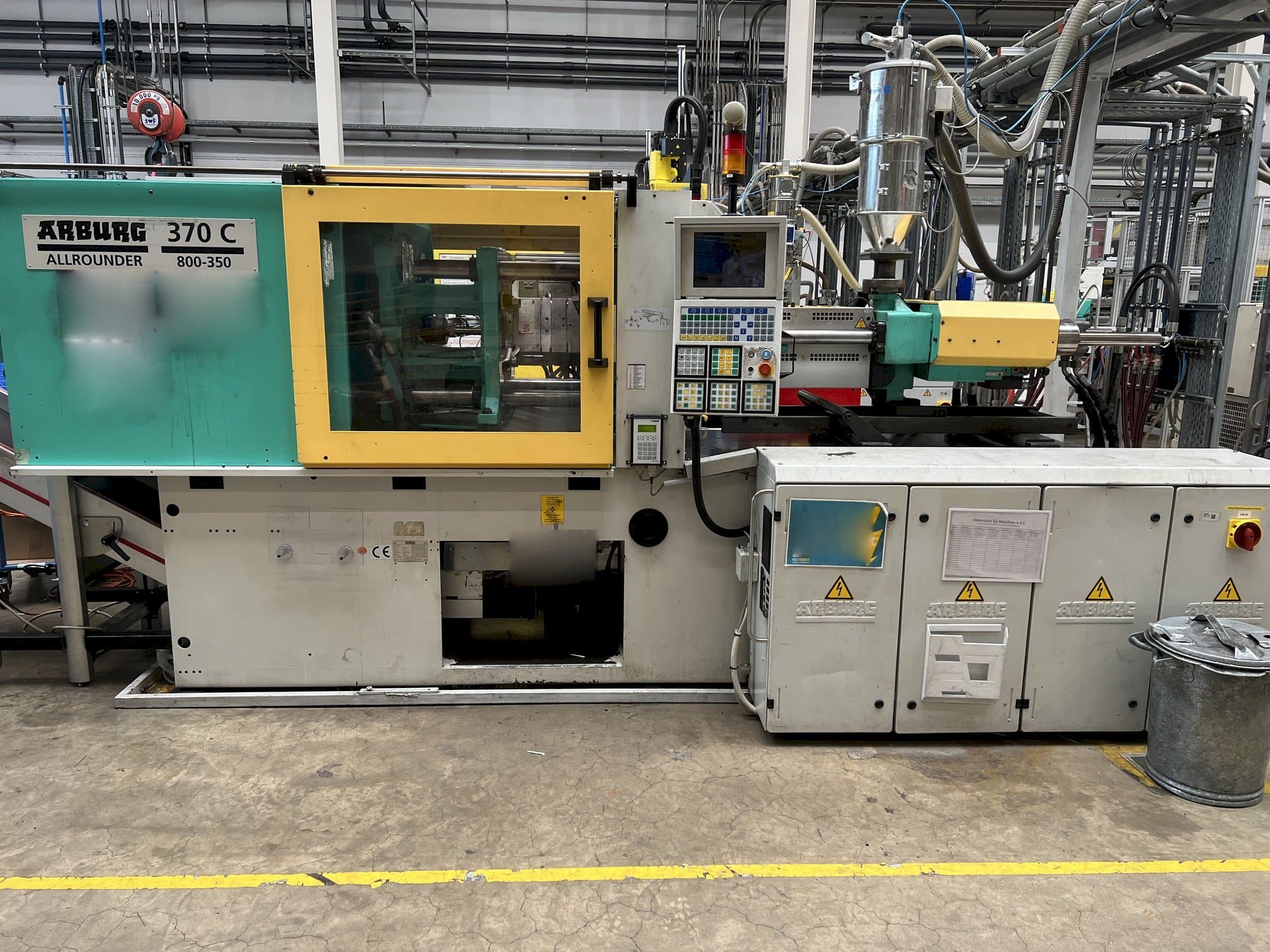 Vista frontal de la máquina Arburg 370C-800-350