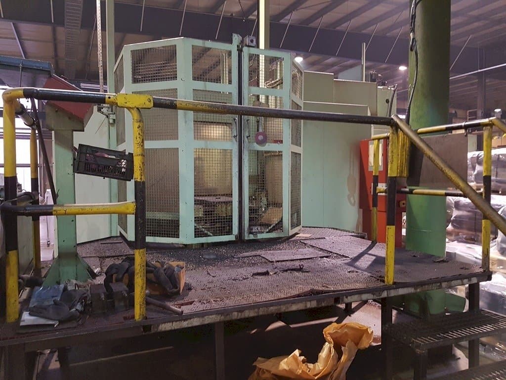 Vista frontal de la máquina HELLER BEA3