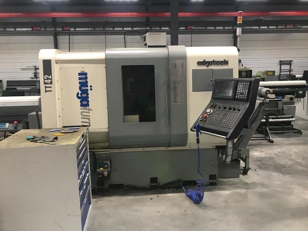 Vista frontal de la máquina Muga TT-42