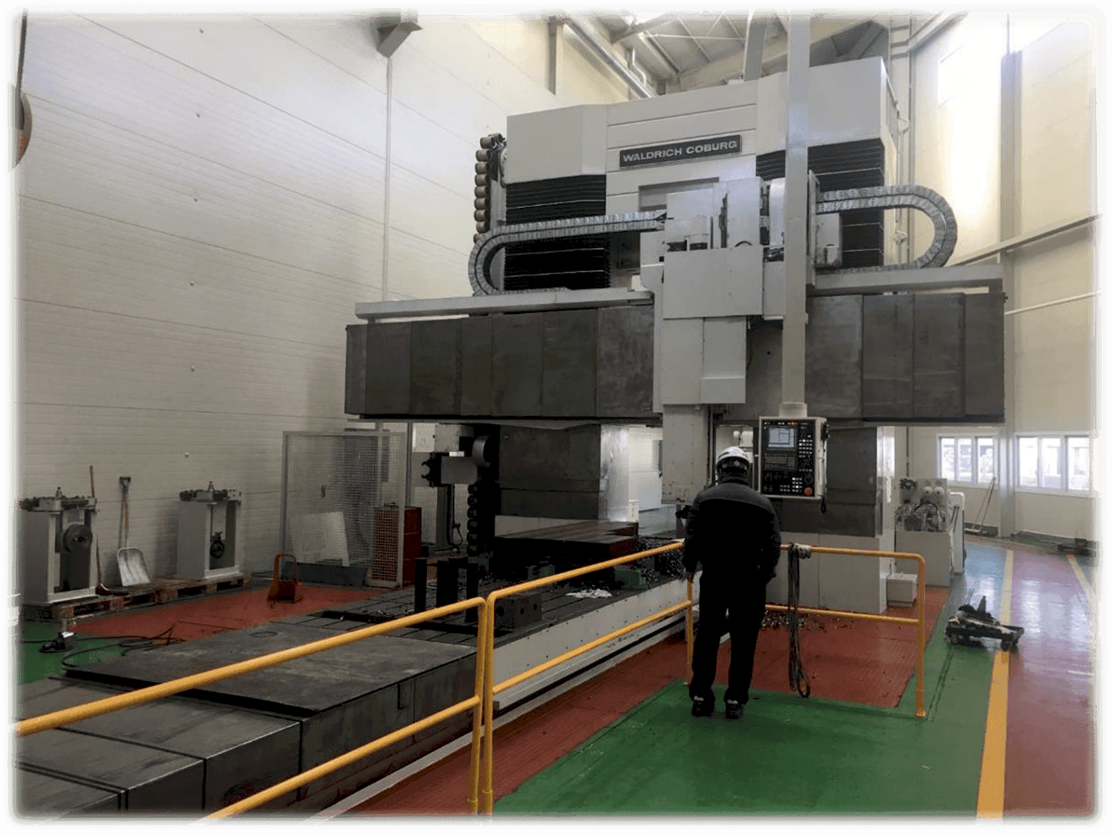 Vista frontal de la máquina WALDRICH COBURG 14-10FP150NC