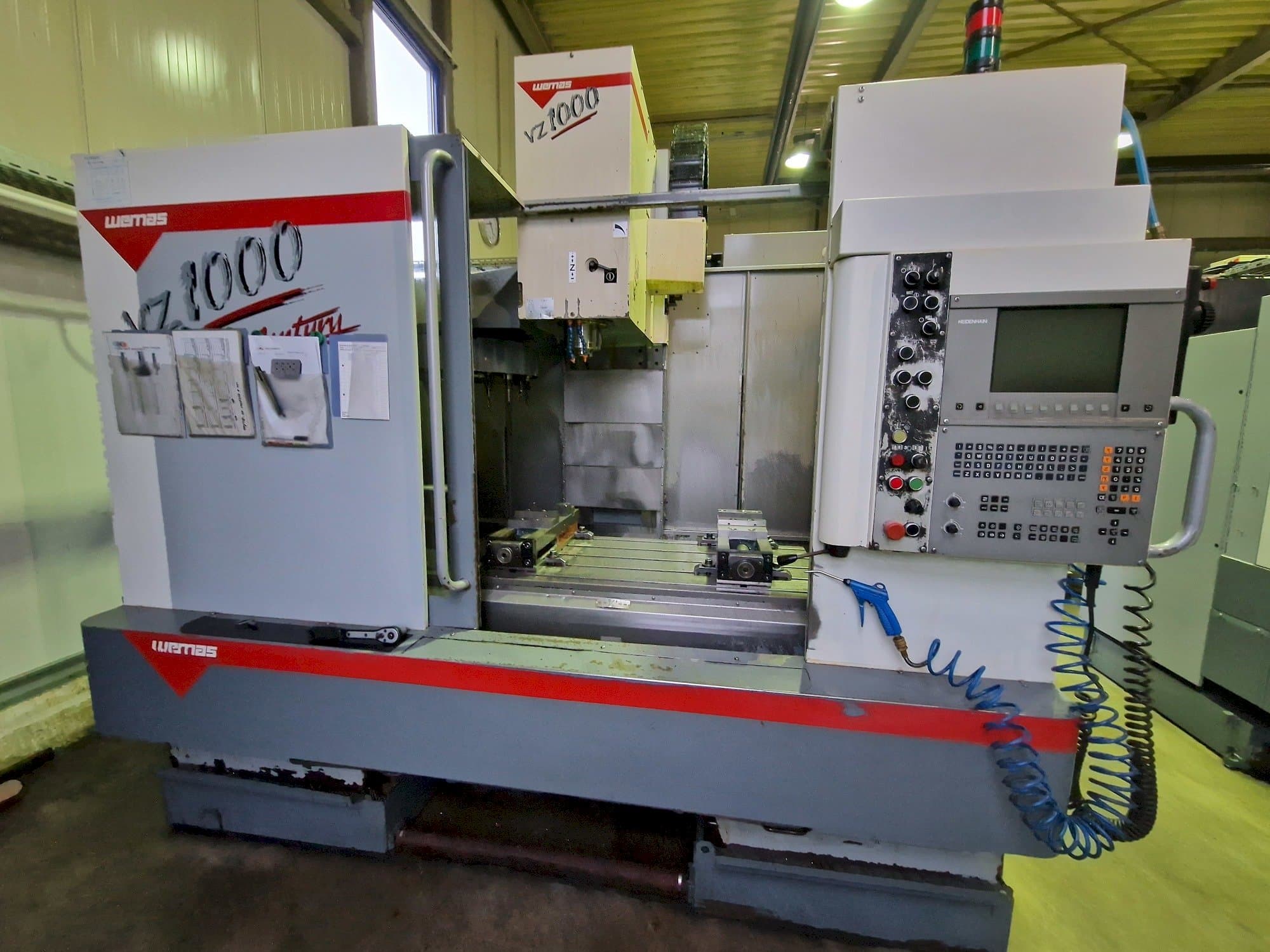 Vista frontal de la máquina WEMAS VZ 1000