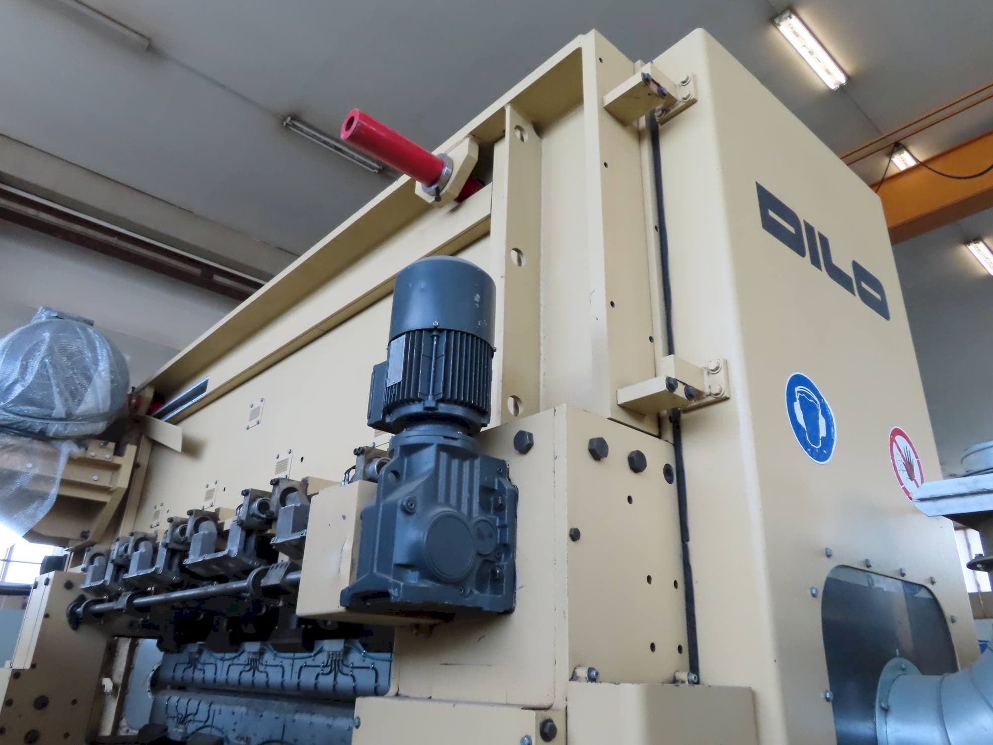 Vista frontal de la máquina DI-LOOM CBF 25 OUG-I HVXL 25