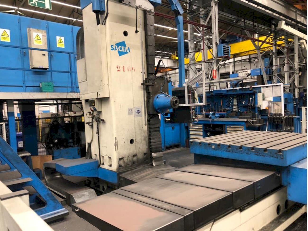 Vista frontal de la máquina Sacem									 MSMG - XC/110-C/N