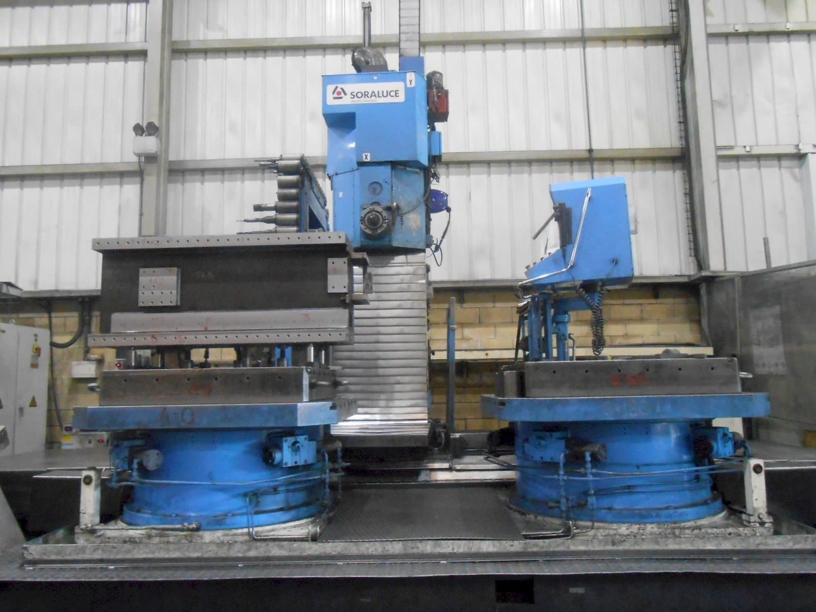 Vista frontal de la máquina Soraluce CMH-100