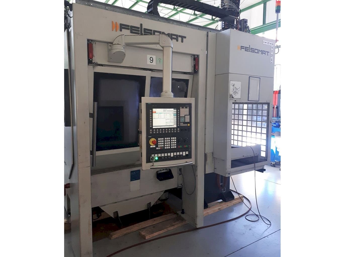 Vista frontal de la máquina Felsomat FTC 160