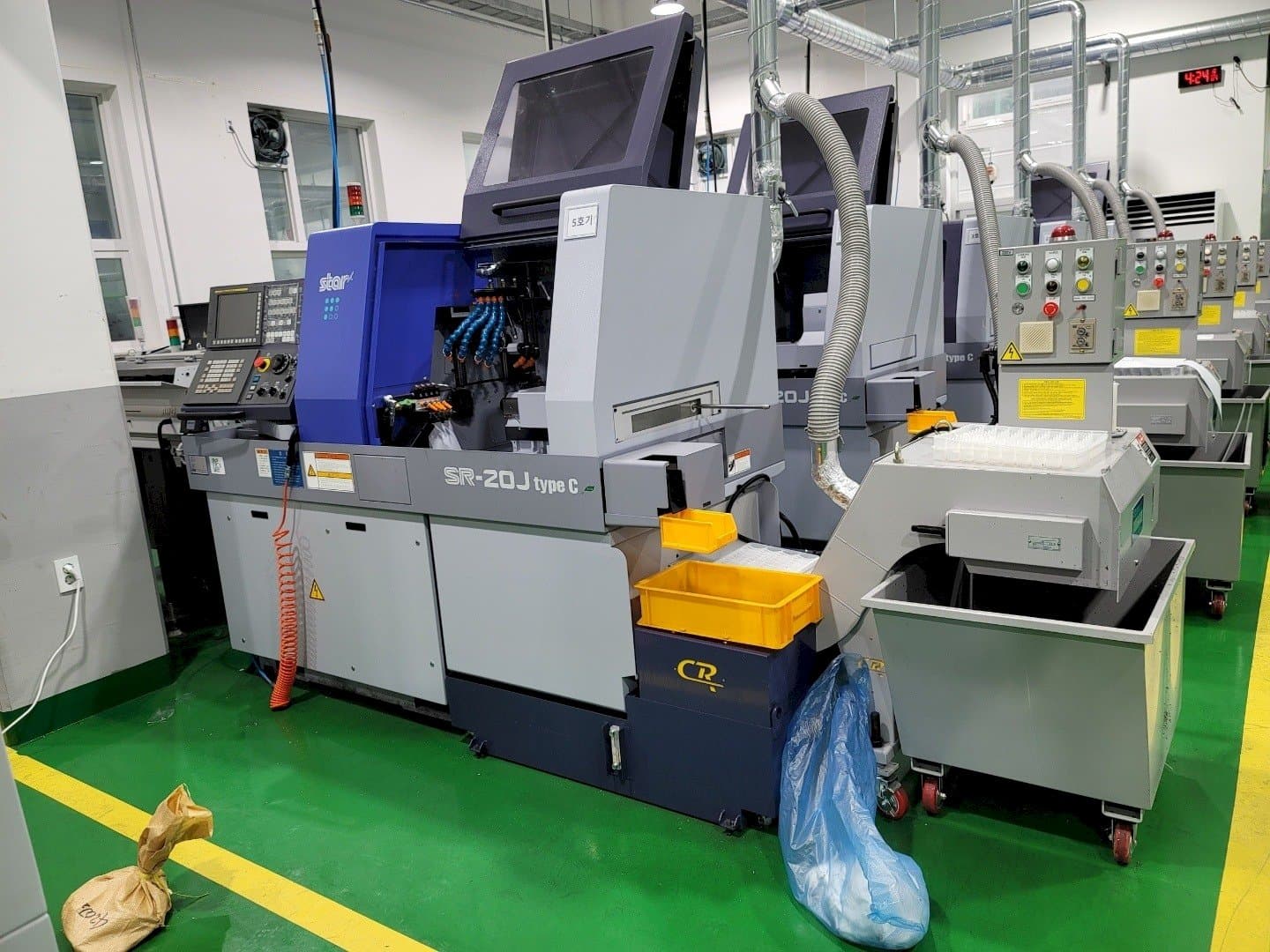 Vista frontal de la máquina Star SR20J type C