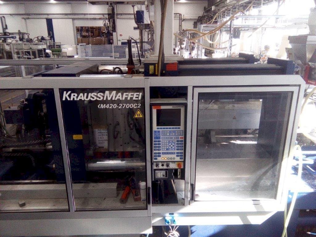 Vista frontal de la máquina Krauss Maffei KM 420/2700 C2
