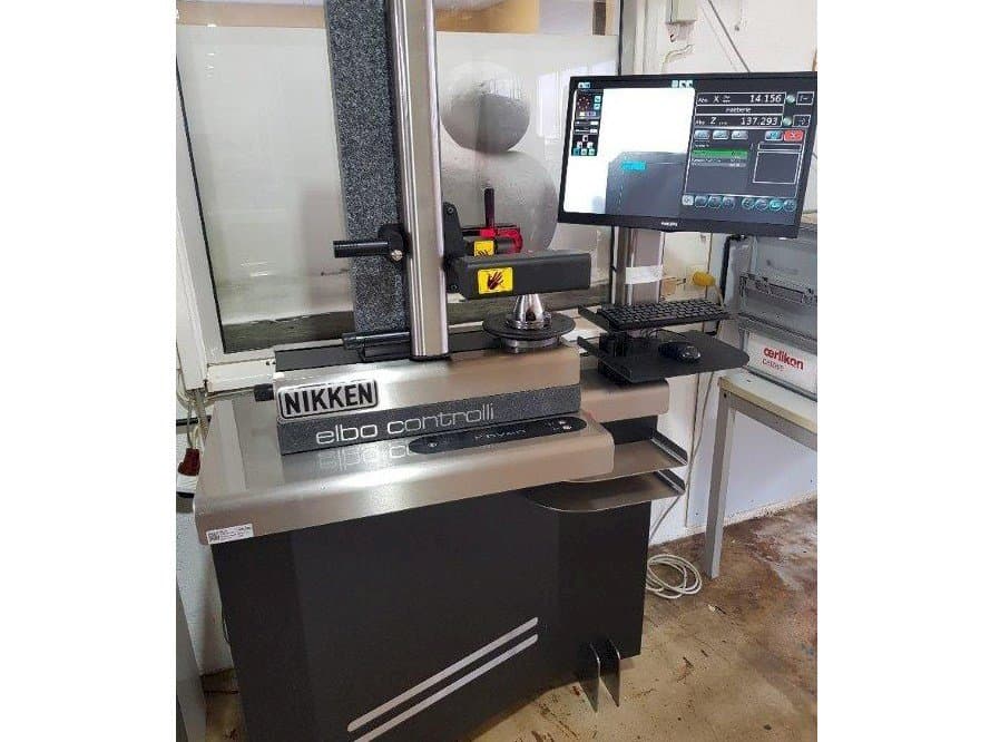 Vista frontal de la máquina NIKKEN elbo controlli kyan-TW