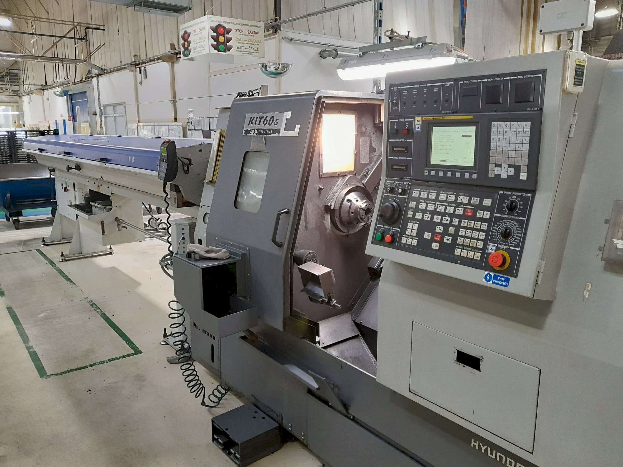 Vista frontal de la máquina Hyundai Kia KIT60G