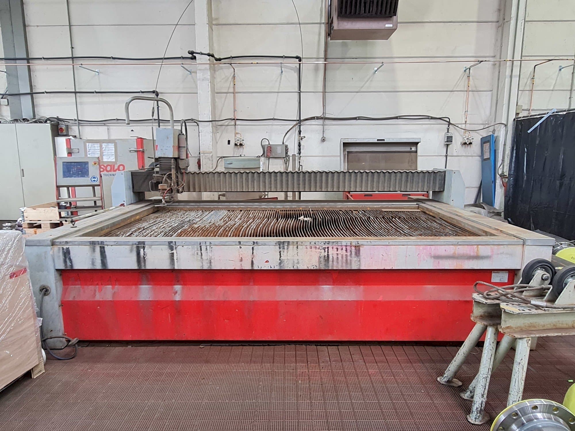 Vista frontal de la máquina Resato R-LCM 3015-1