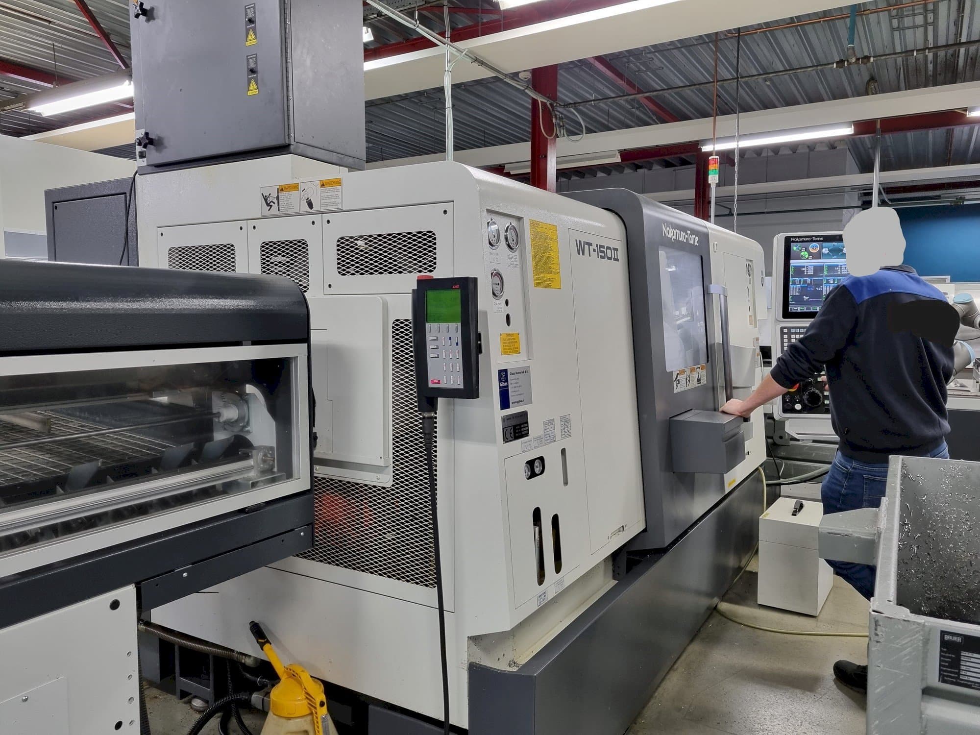 Vista frontal de la máquina NAKAMURA-TOME WT-150II