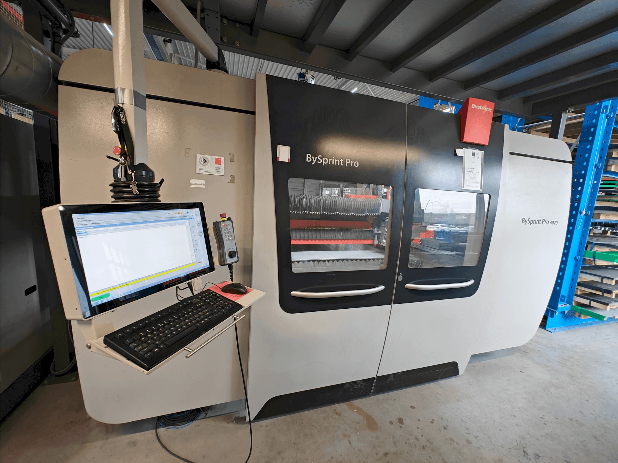 Vista frontal de la máquina Bystronic Bysprint Pro 4020