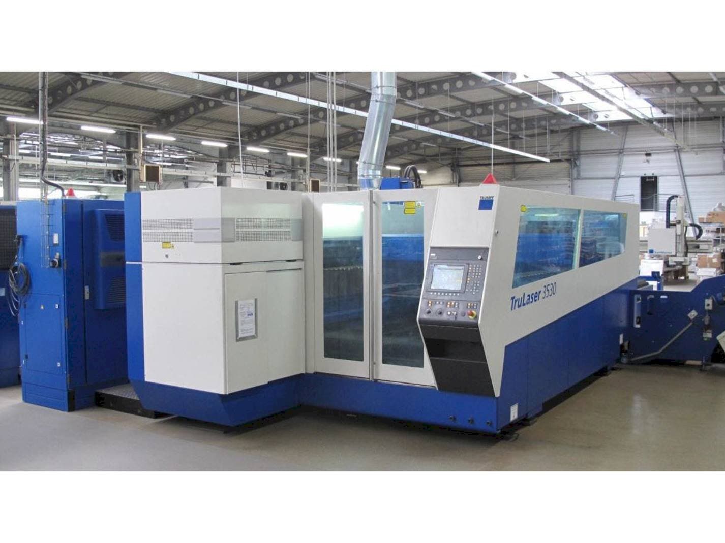 Vista frontal de la máquina Trumpf TruLaser 3530 + Lift Master