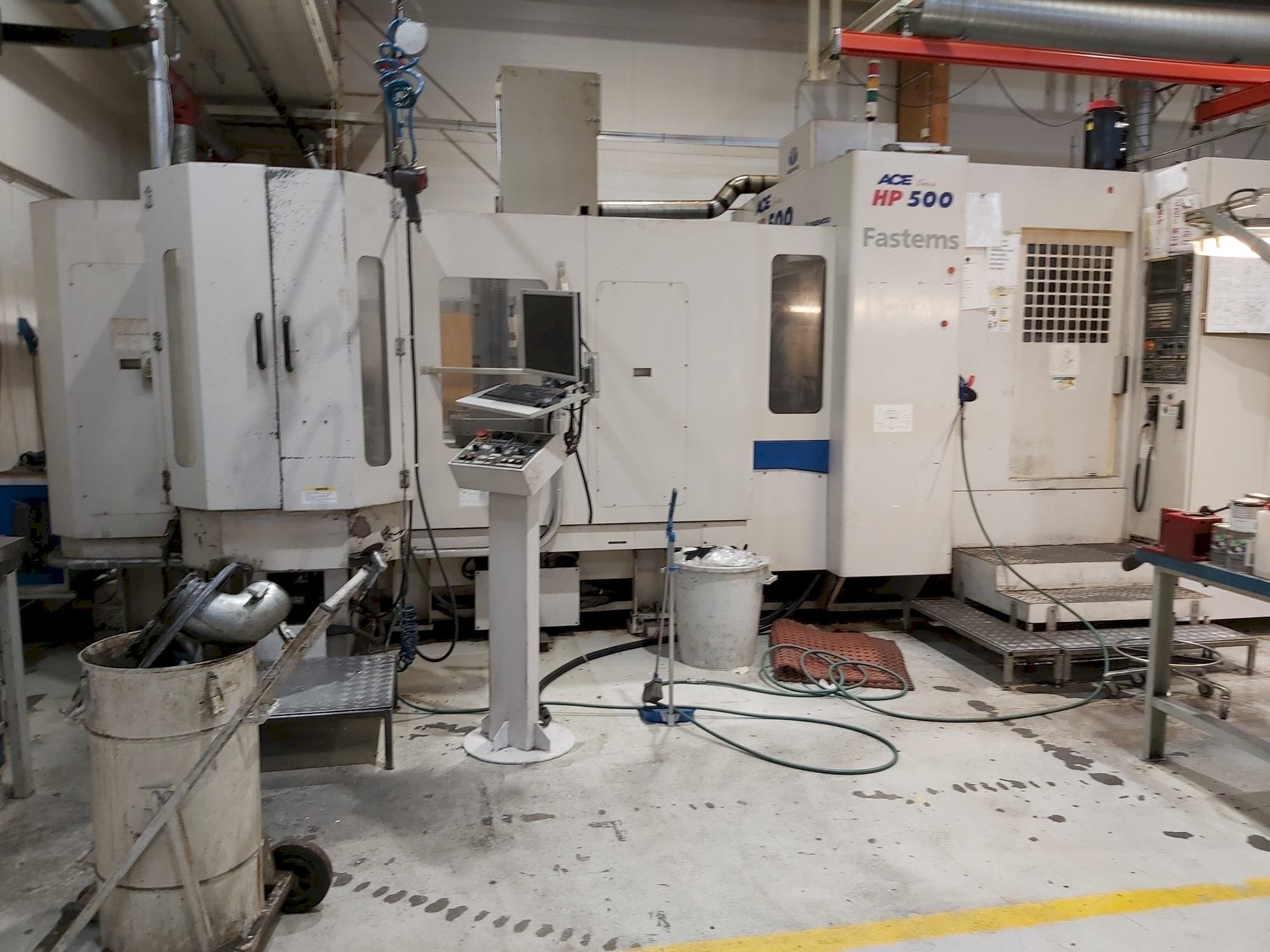 Vista frontal de la máquina Doosan ACE 500 HP