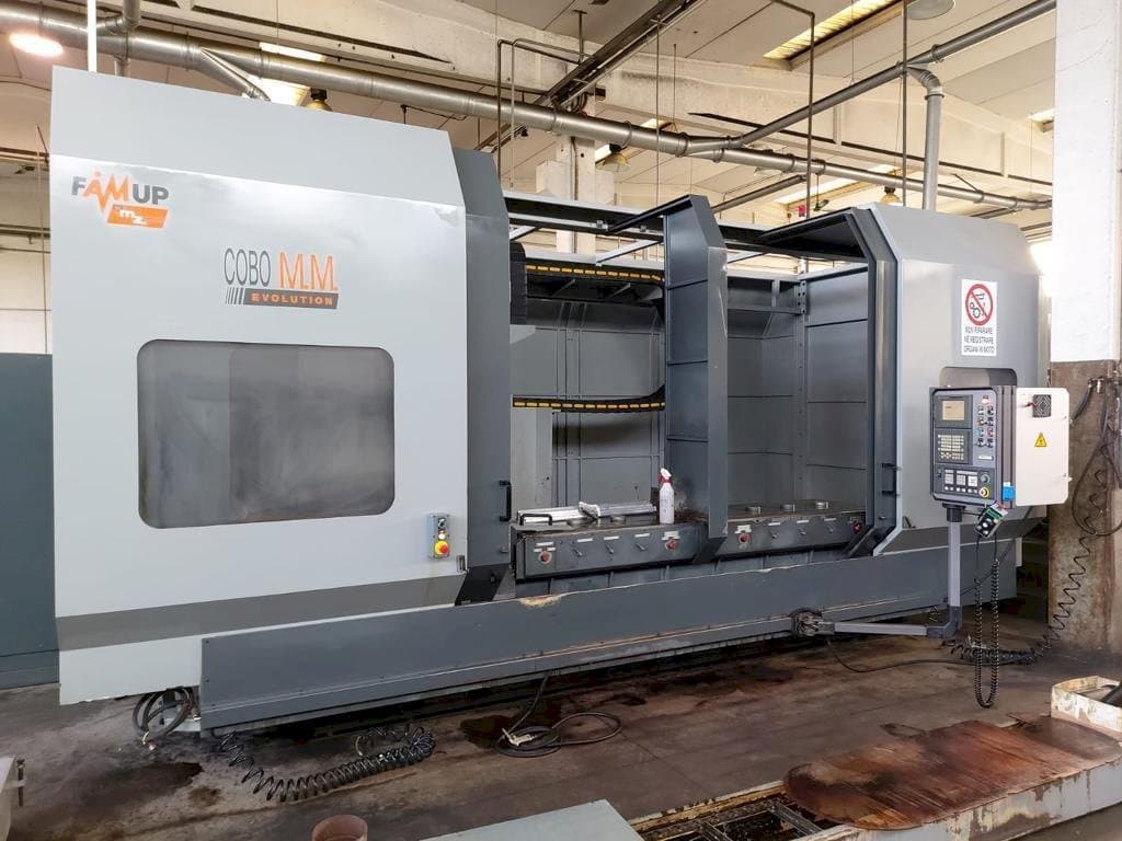 Vista frontal de la máquina FAMUP COBO 3000