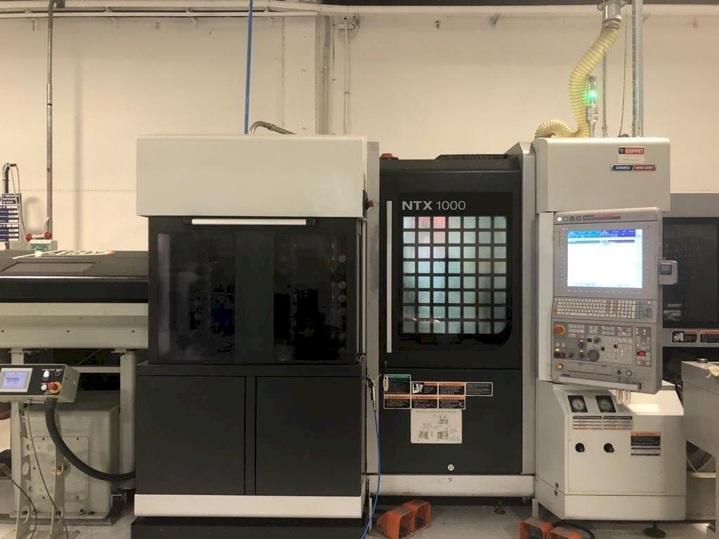 Vista frontal de la máquina MORI SEIKI NTX1000