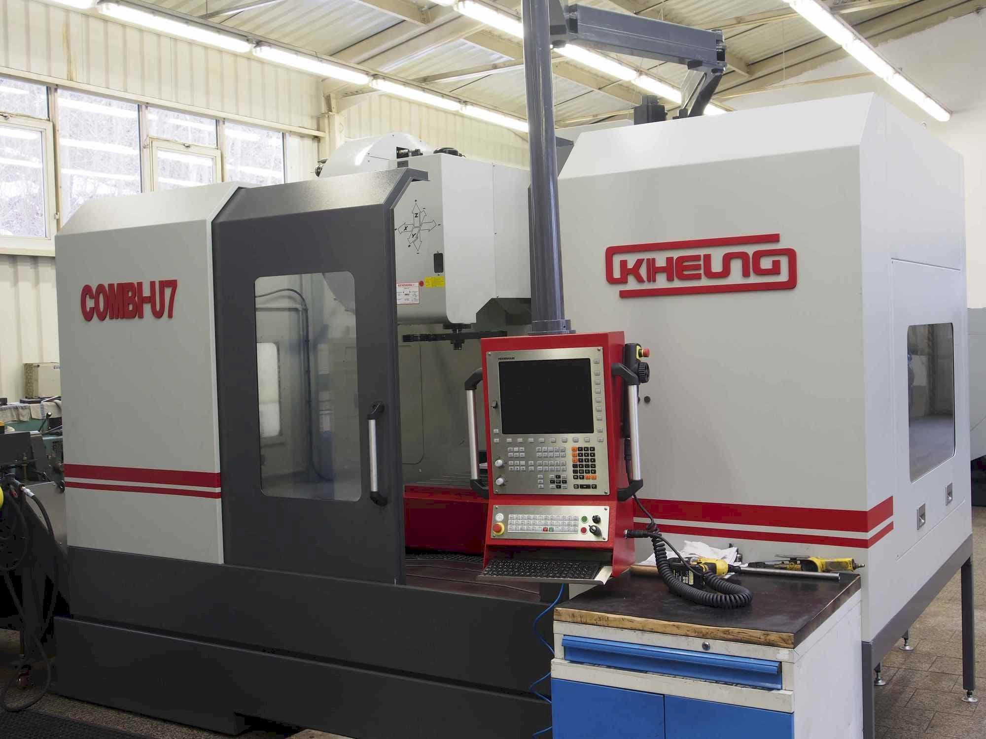 Vista frontal de la máquina KIHEUNG Combi-U7