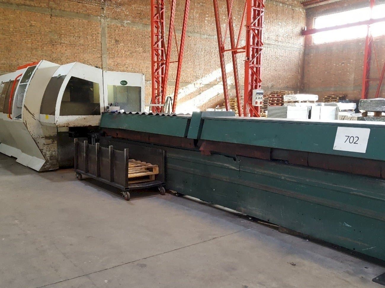 Vista frontal de la máquina BLM ADIGE LT 702D