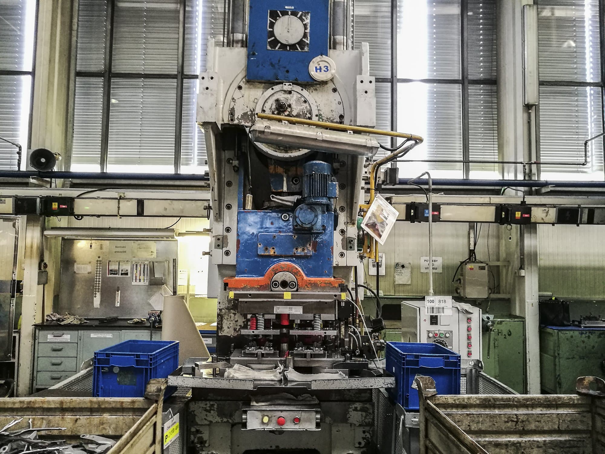 Vista frontal de la máquina ZTS LEK-160