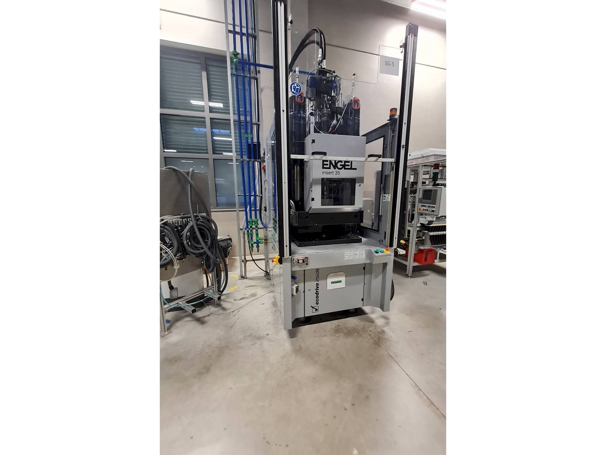 Vista frontal de la máquina Engel insert 60V-35 single XS ecodrive