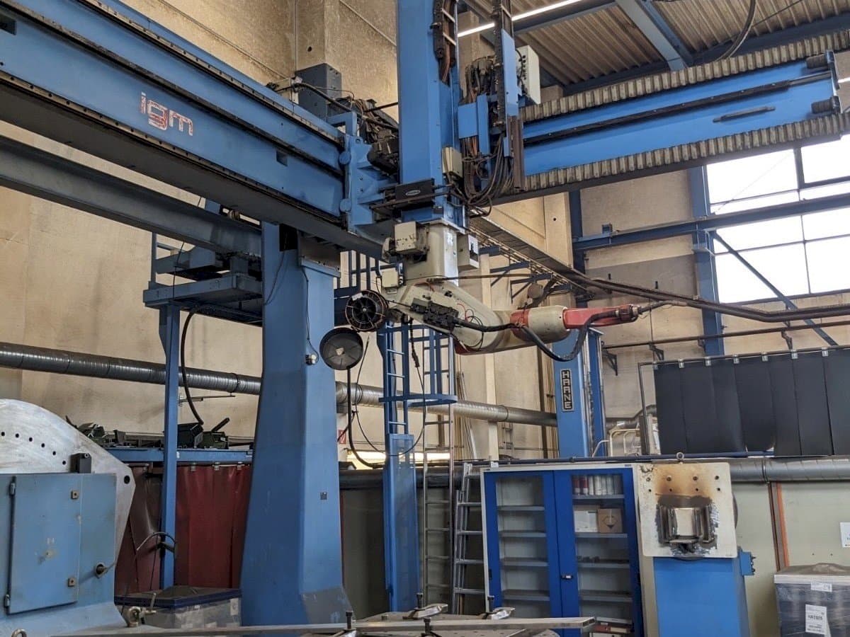 Vista frontal de la máquina IGM RTi 300-S