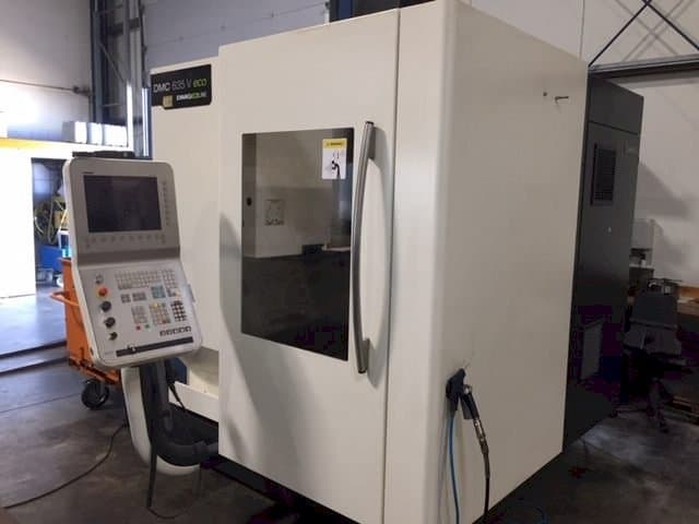 Vista frontal de la máquina DECKEL MAHO DMC 635 eco