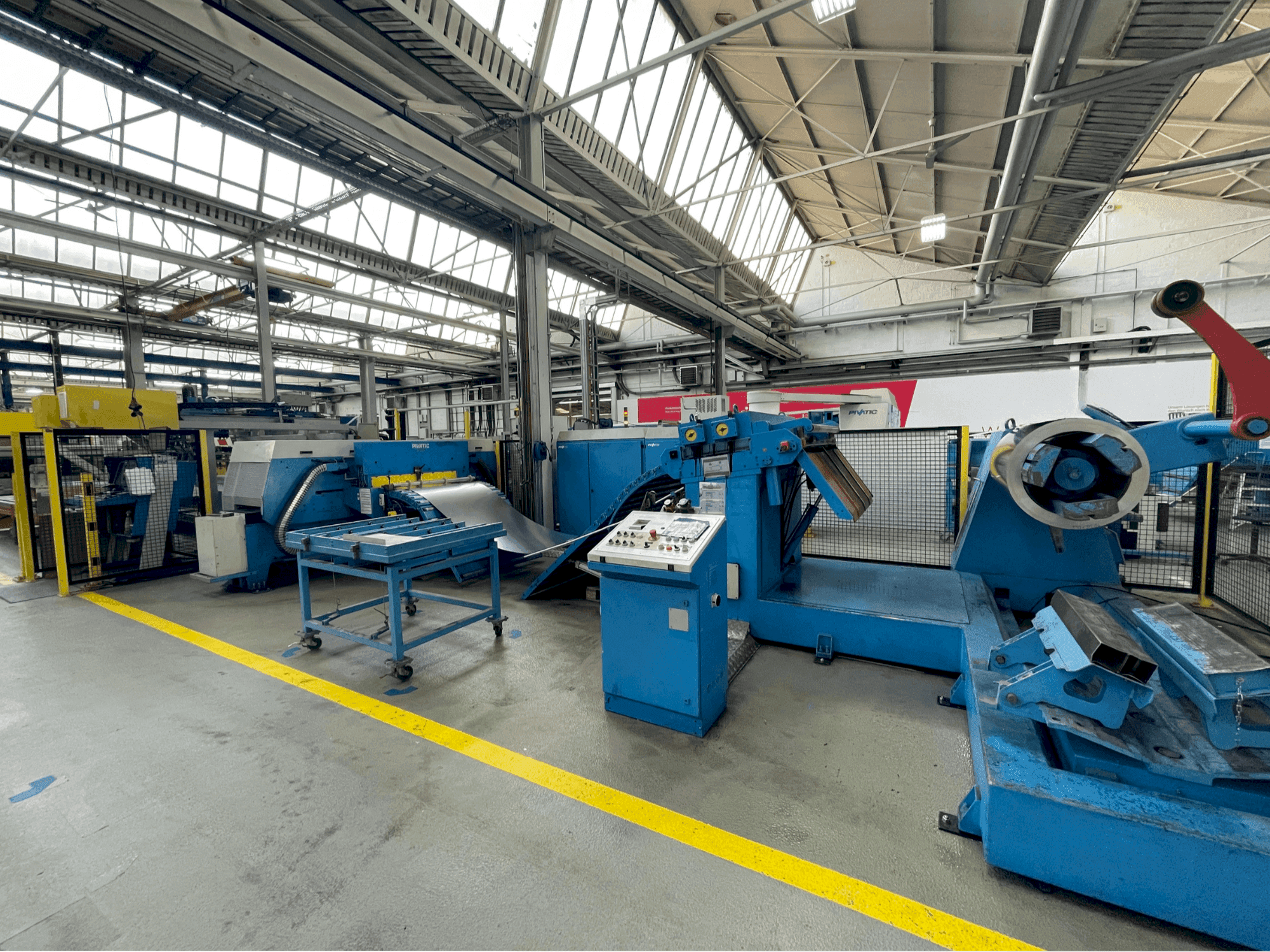 Vista frontal de la máquina Pivatic P125