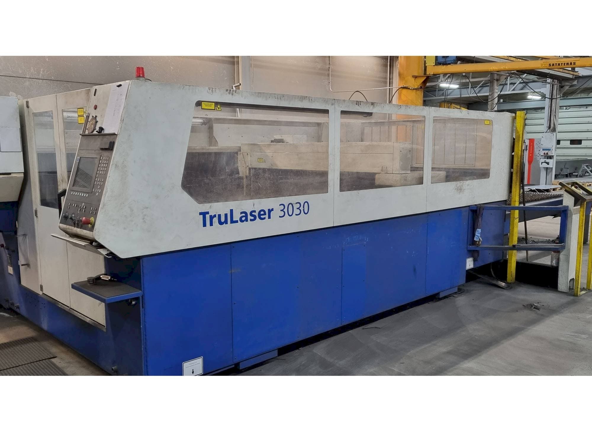 Vista frontal de la máquina Trumpf TruLaser 3030