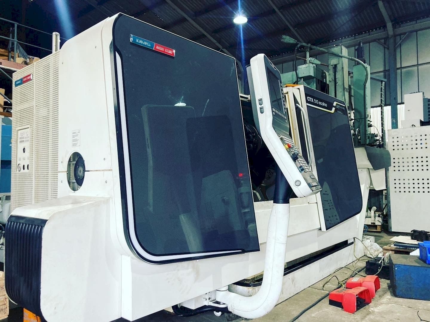 Vista lateral izquierda de la máquina DMG Mori Seiki CTX 510 ECO