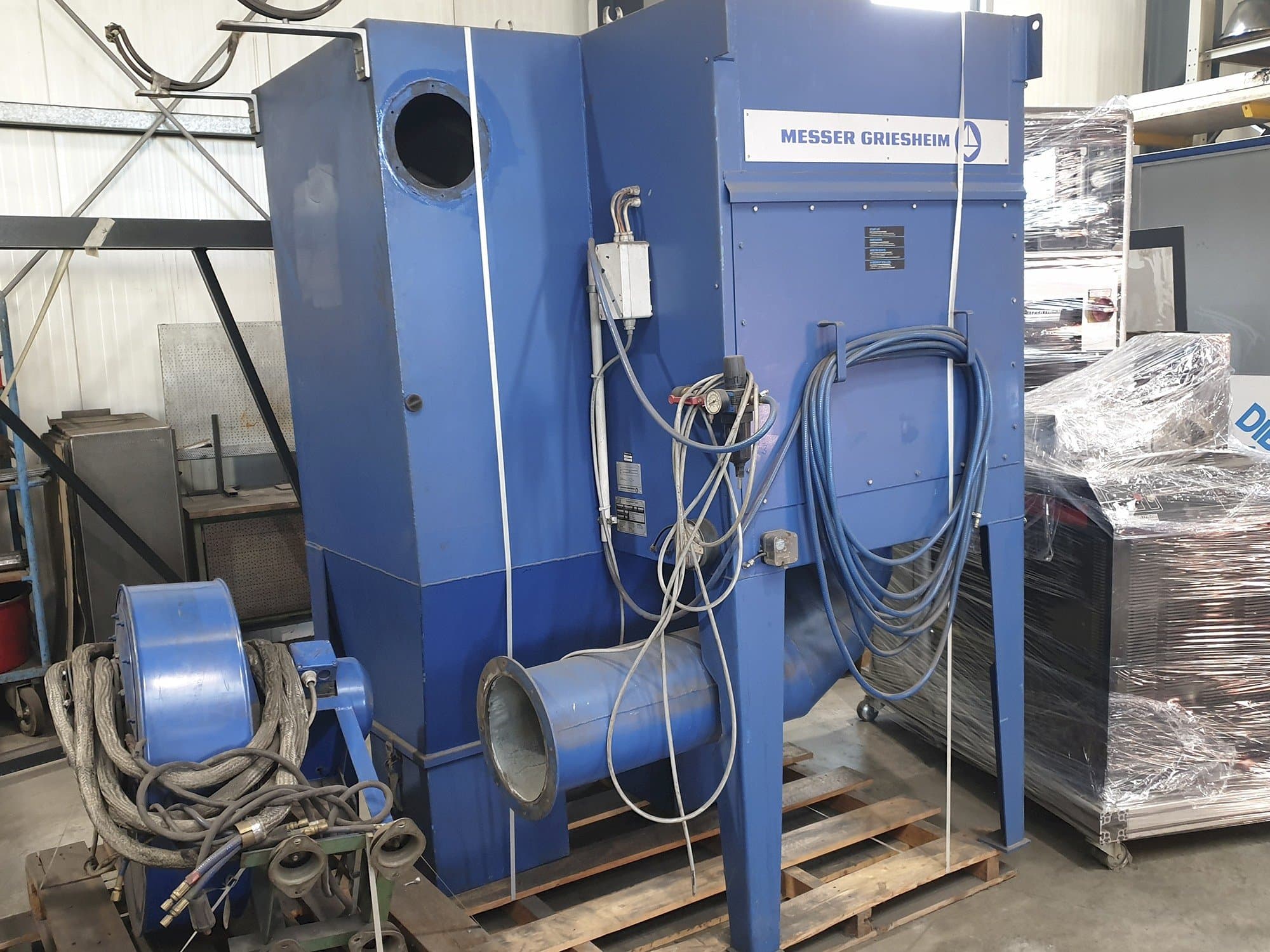 Vista frontal de la máquina Messer Griesheim CORTA PS 3100