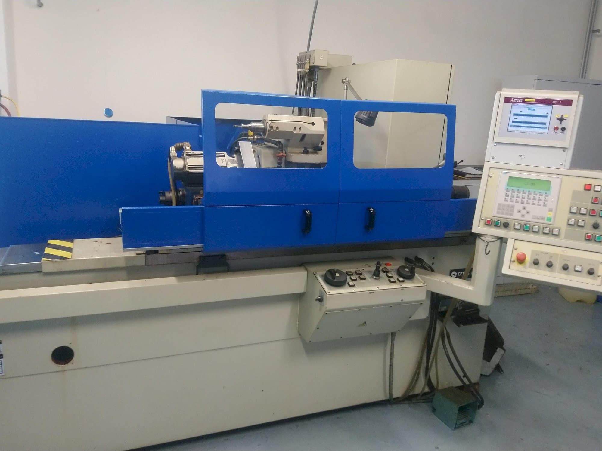 Vista frontal de la máquina Cetos									 BUA 25A/750