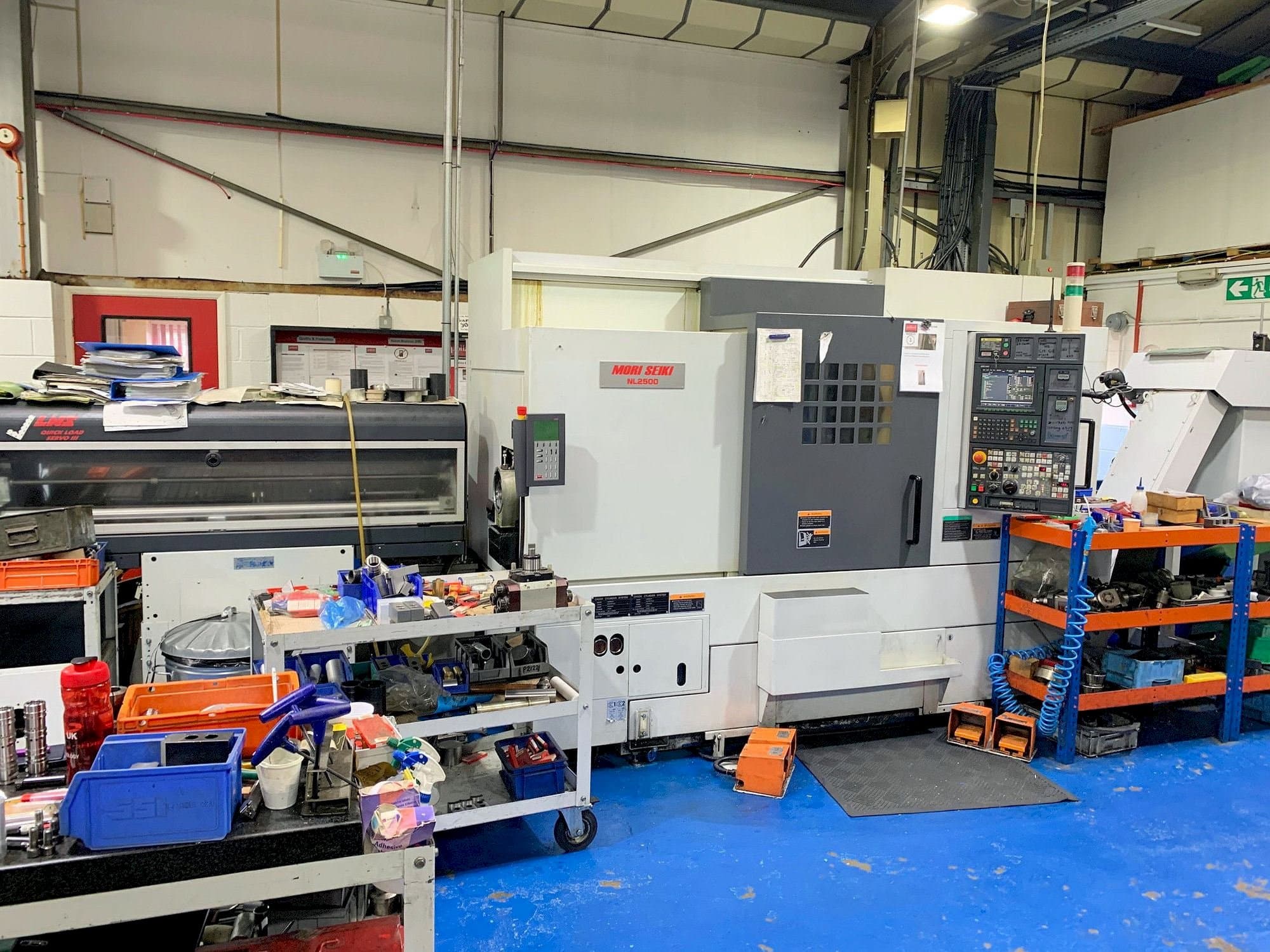 Vista frontal de la máquina MORI SEIKI NL2500SY / 700