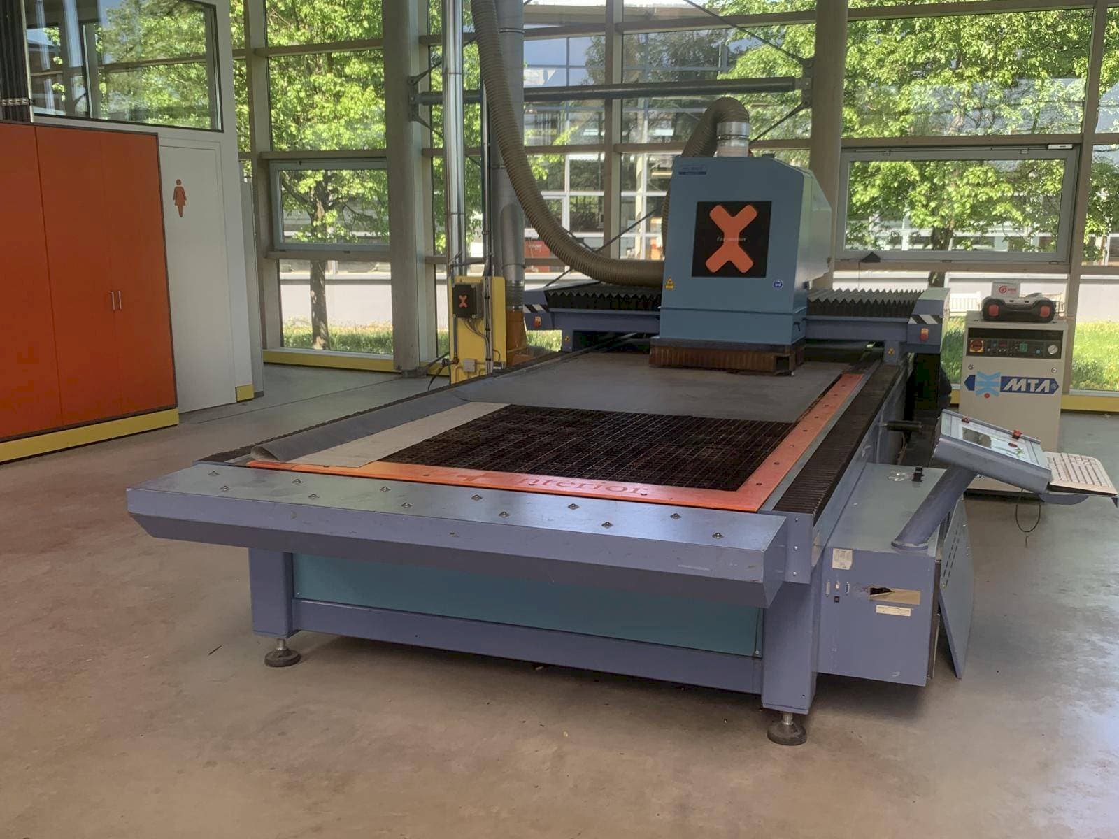 Vista frontal de la máquina SEI X-TYPE