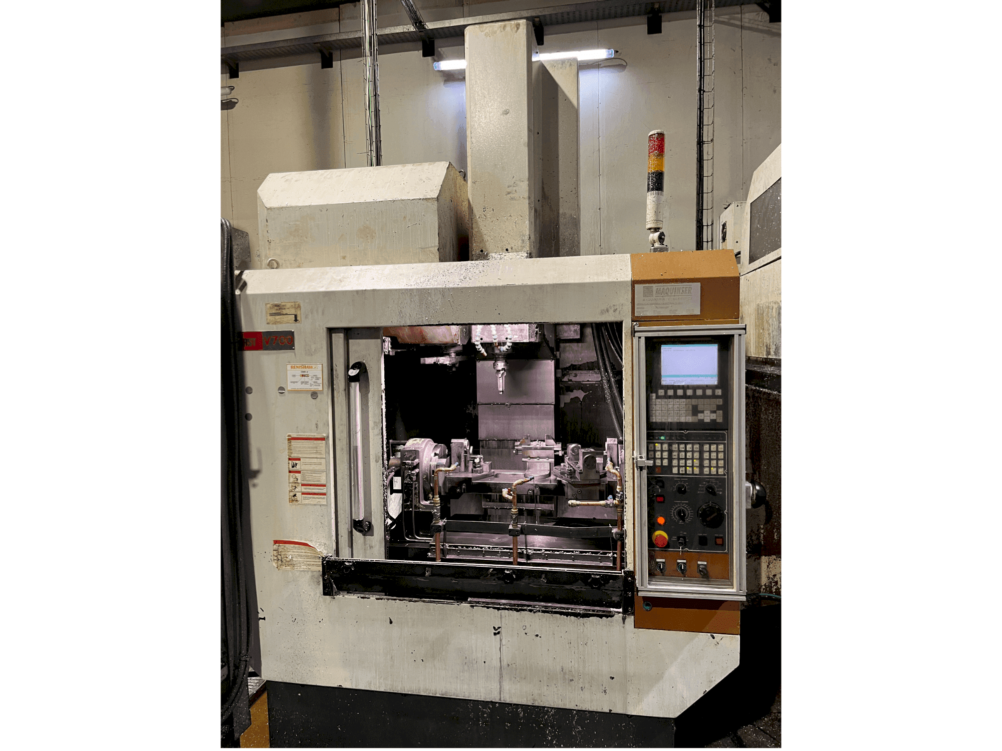 Vista frontal de la máquina FIRST V700