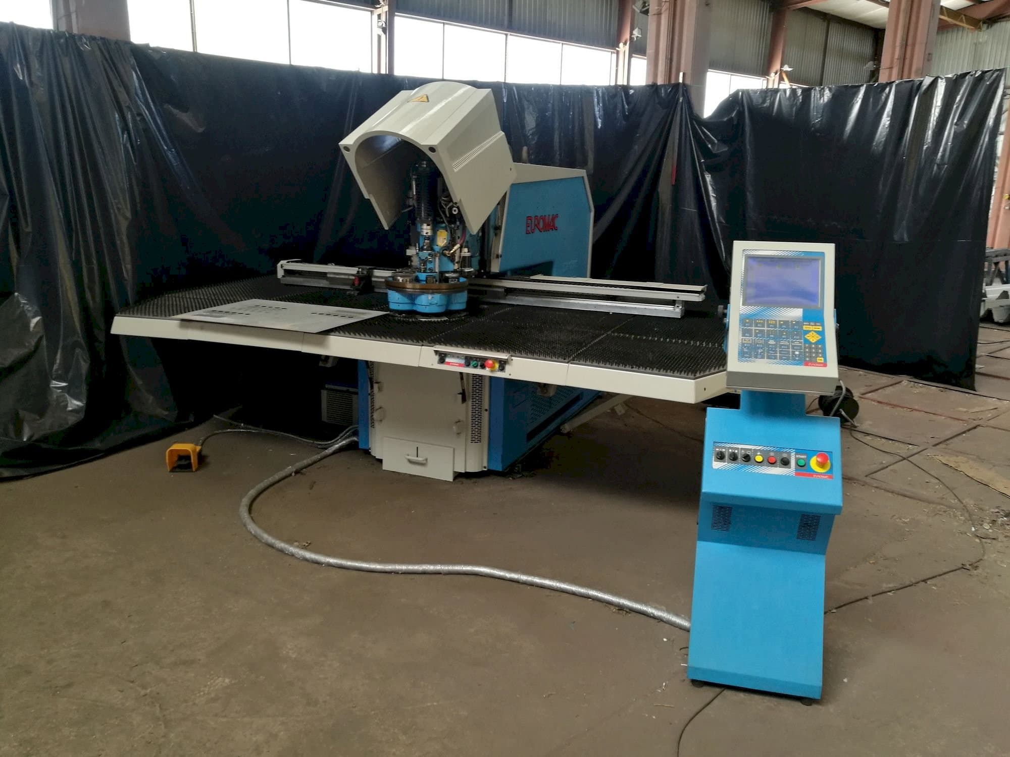 Vista frontal de la máquina Euromac MTX INDEX