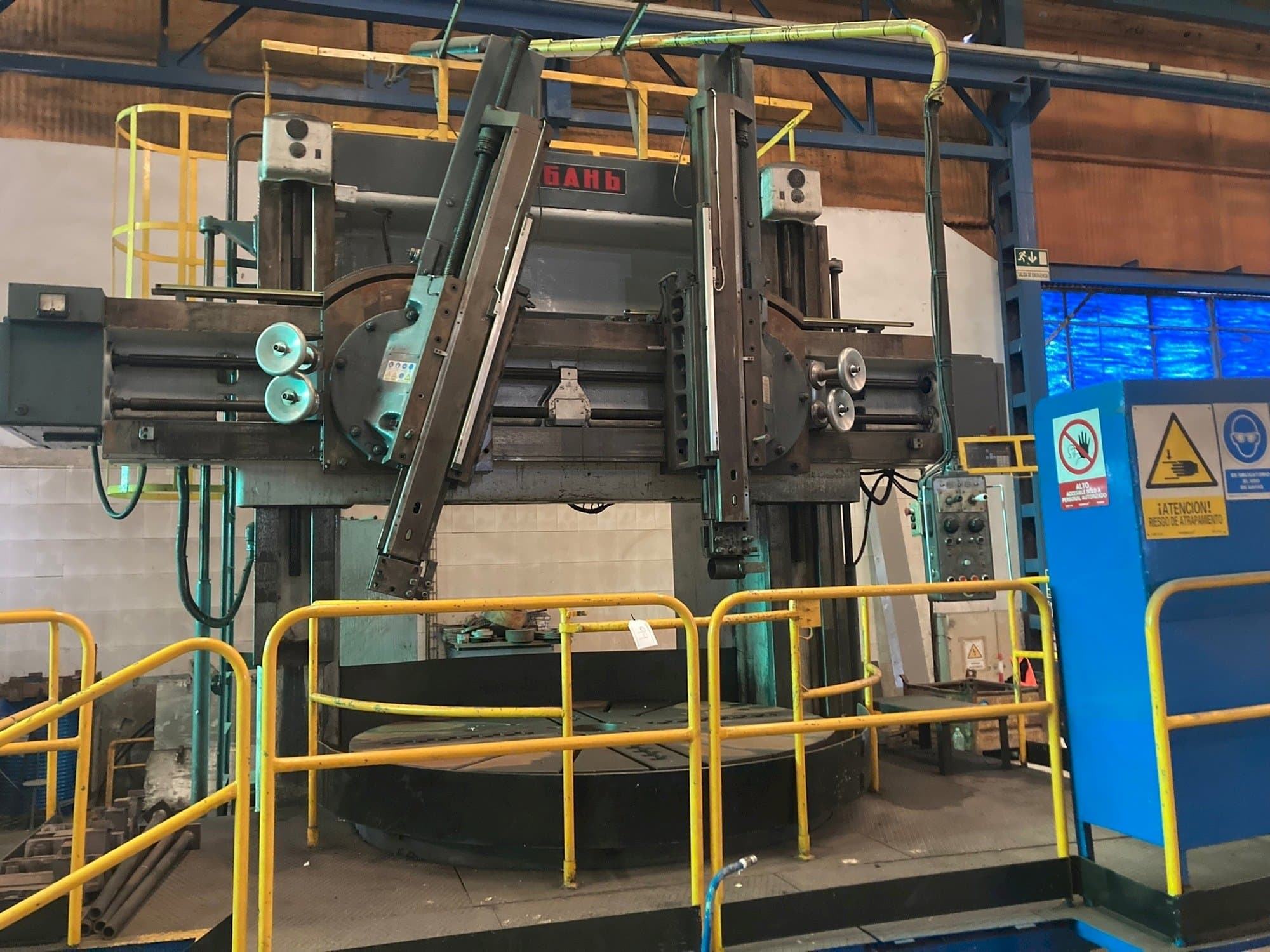 Vista frontal de la máquina STANKO