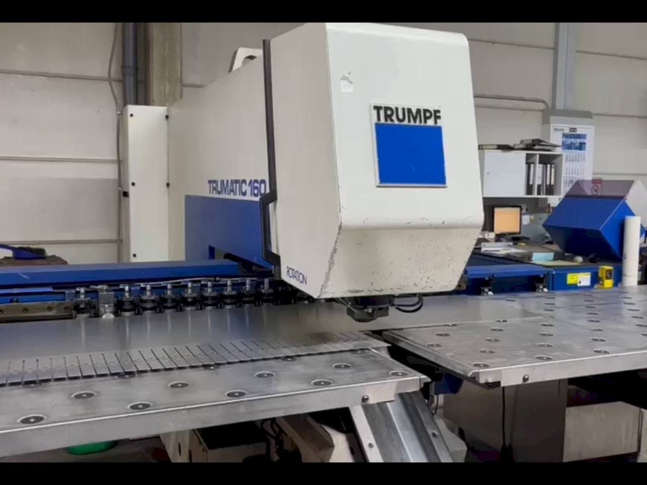 Vista frontal de la máquina Trumpf Trumatic 160