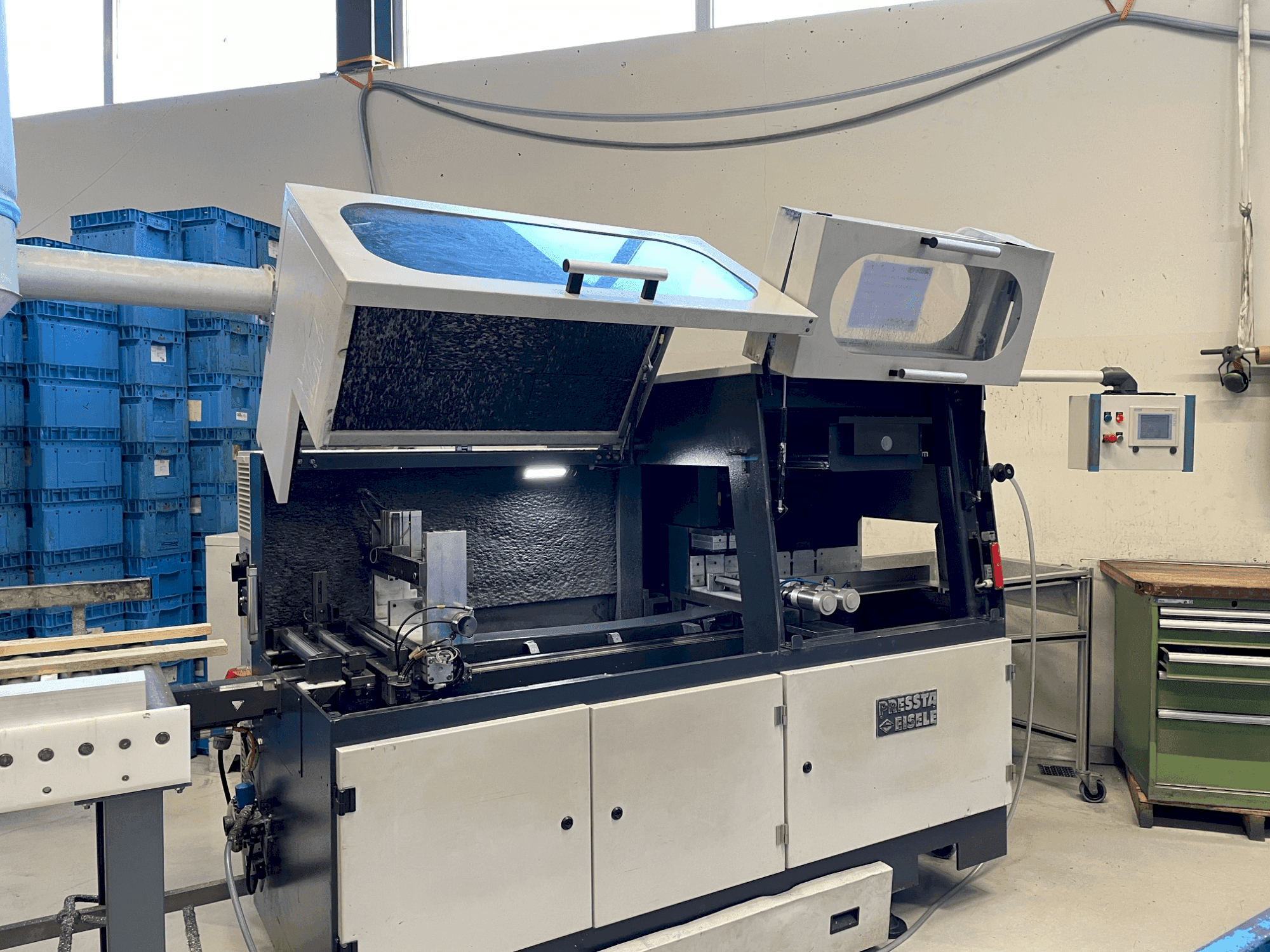 Vista frontal de la máquina Other 600 R