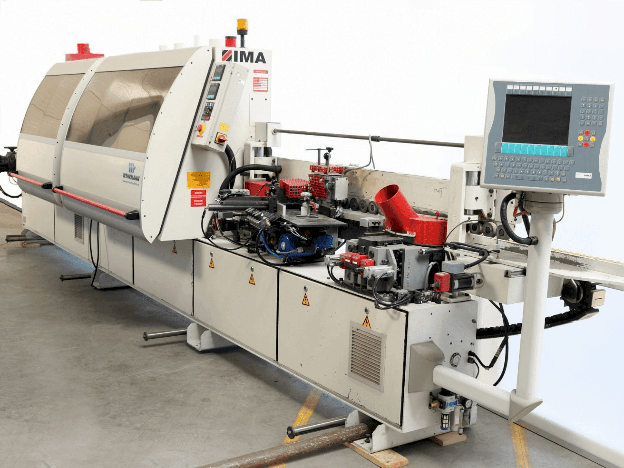 Vista frontal de la máquina IMA COMPACT PC-6220 F