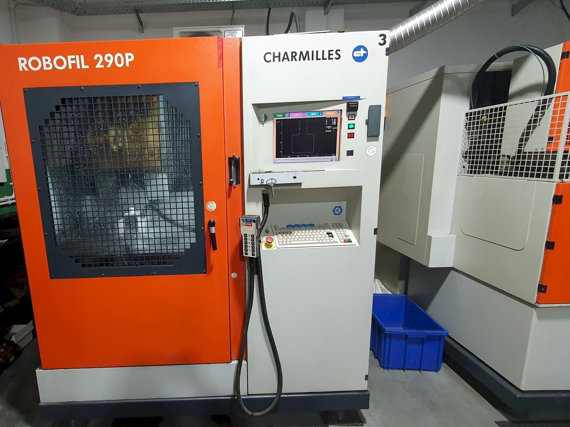 Vista frontal de la máquina CHARMILLES Robofil 290P