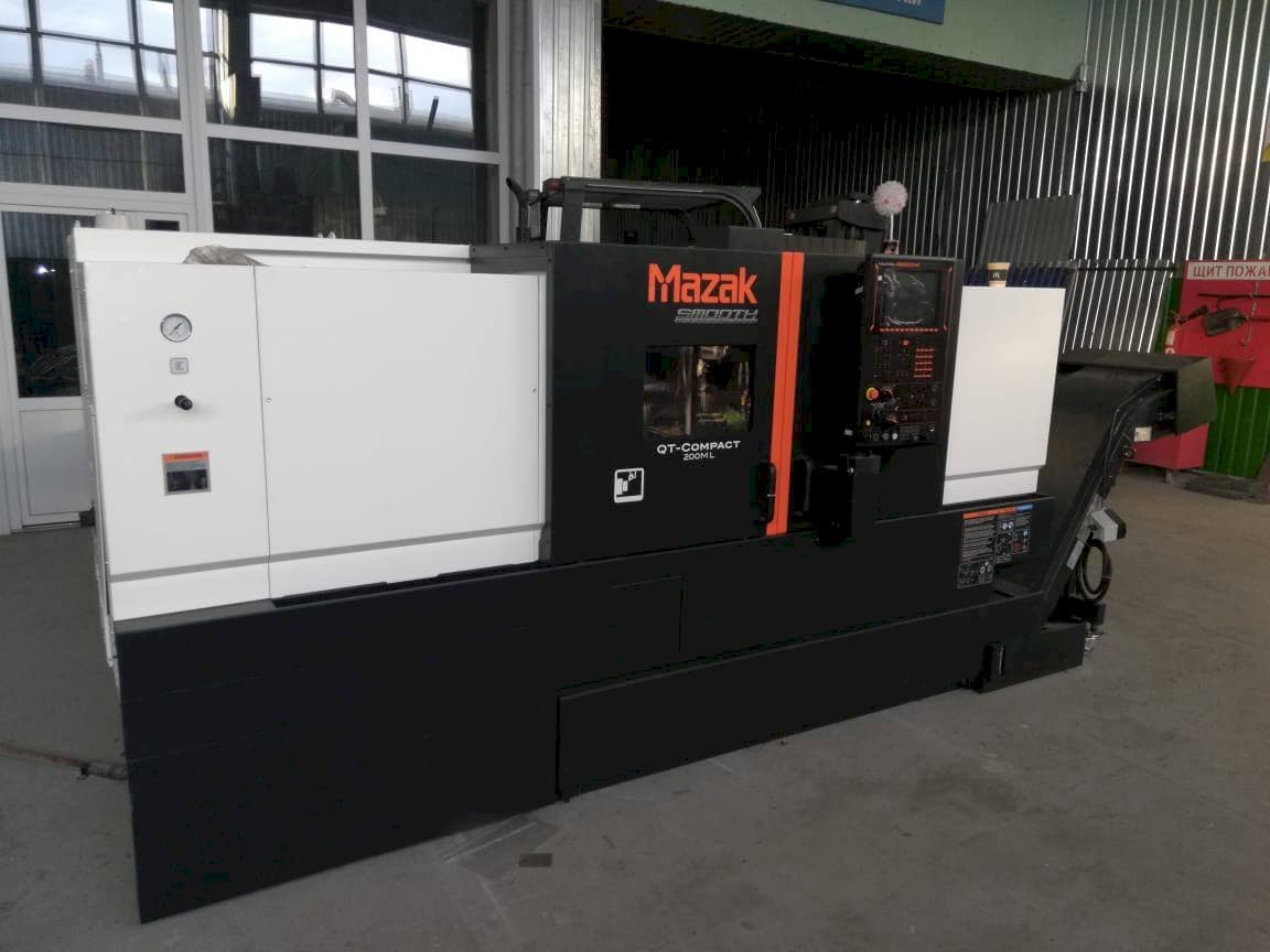 Vista frontal de la máquina Mazak QT- COMPACT 200ML