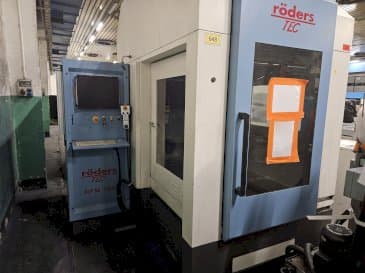 Vista frontal de la máquina RÖDERS RFM 760/2