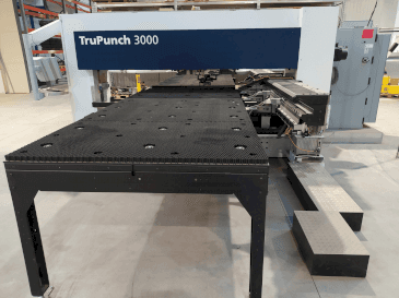 Vista frontal de la máquina TRUMPF TruPunch 3000