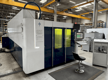 Vista frontal de la máquina TRUMPF TruLaser 5030 Fiber