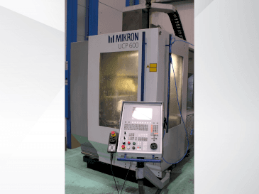Vista frontal de la máquina MIKRON UCP 600