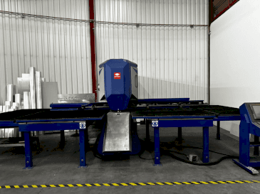 Vista frontal de la máquina TECHNOLOGY Tecnotransfer 1500x3000