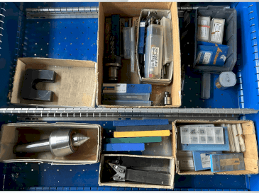 Vista frontal de la máquina MORI SEIKI SL-204 MC