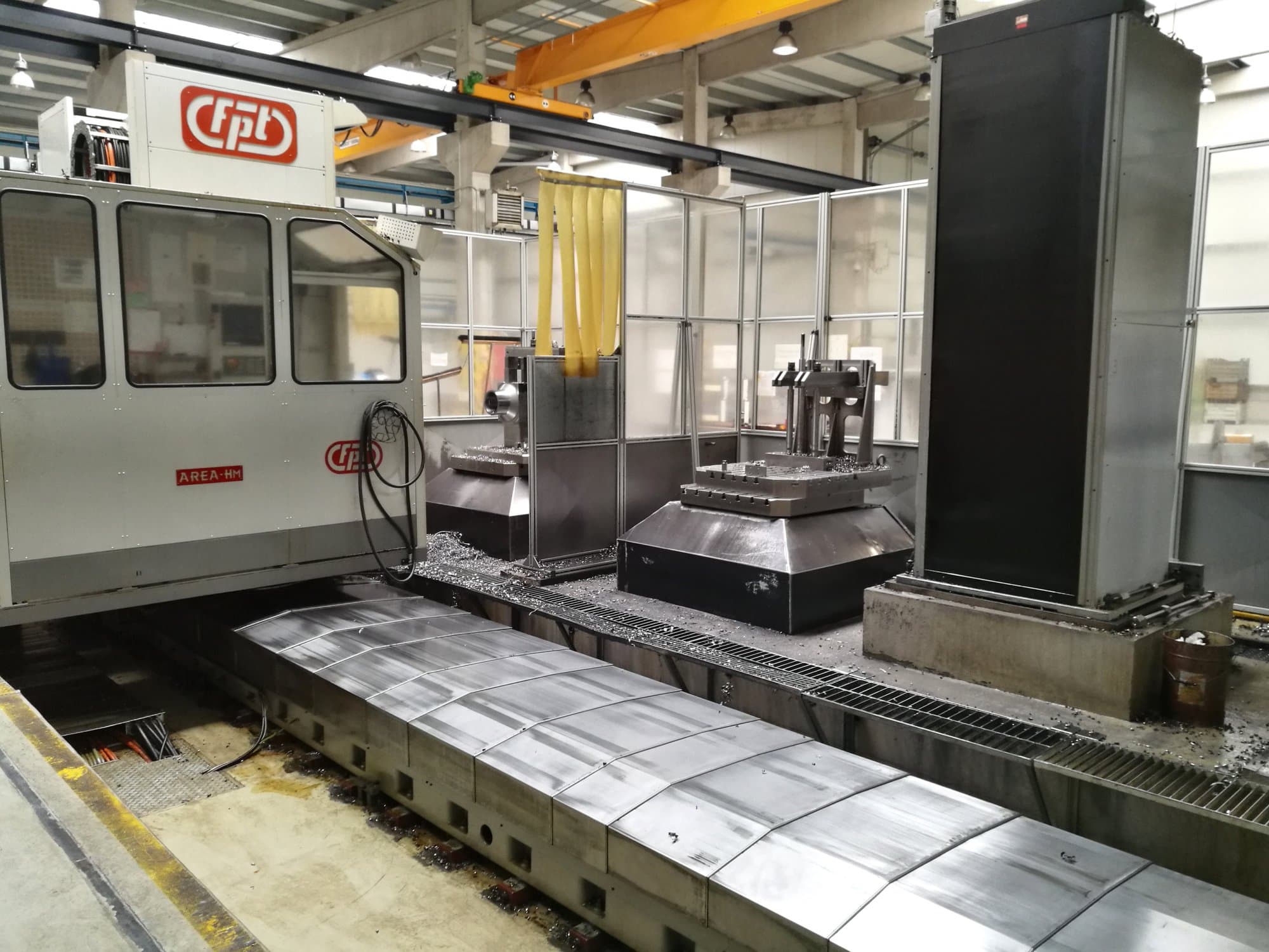 Vista izquierda de la máquina FPT AREA M